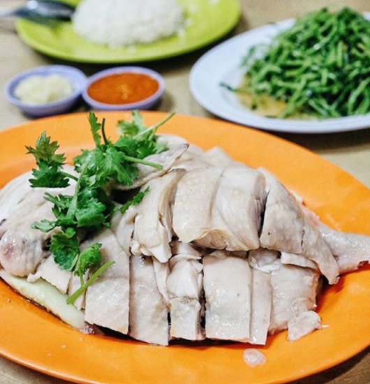 The-A-to-Zs-of-Singaporean-Food-Hainanese-Chicken-Rice